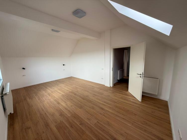 Casă cu 5 camere cu Teren 340 Mp în Bragadiru