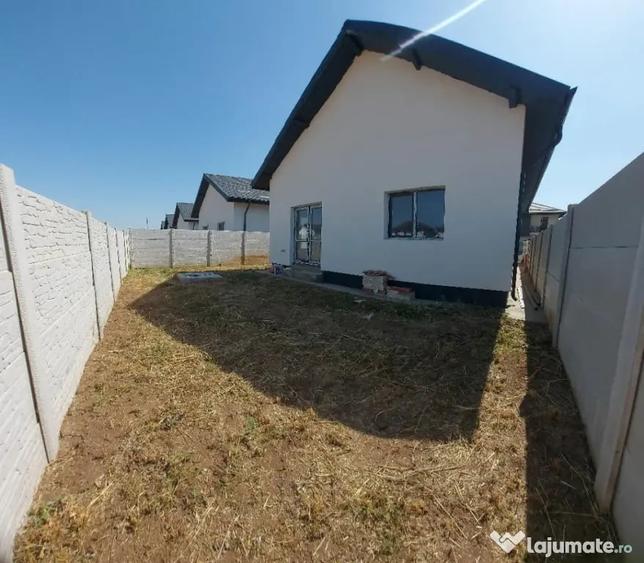 Casă cu 3 camere cu Teren 300 Mp în Central