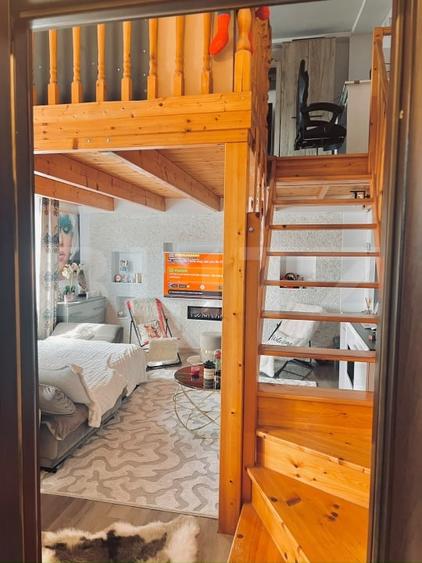 Apartament cu 2 camere semidecomandat, mobilat în Valea Adâncă
