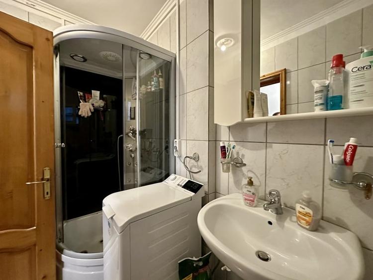 Apartament cu 3 camere decomandat în Gorjului