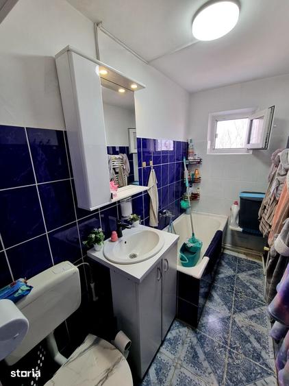 Apartament cu 3 camere semidecomandat în Balada