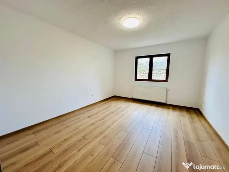 Casă cu 5 camere cu Teren 450 Mp în Central