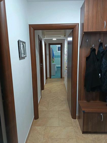 Apartament cu 4 camere decomandat în Gara de Nord