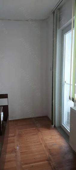 Apartament cu 2 camere semidecomandat în Girocului