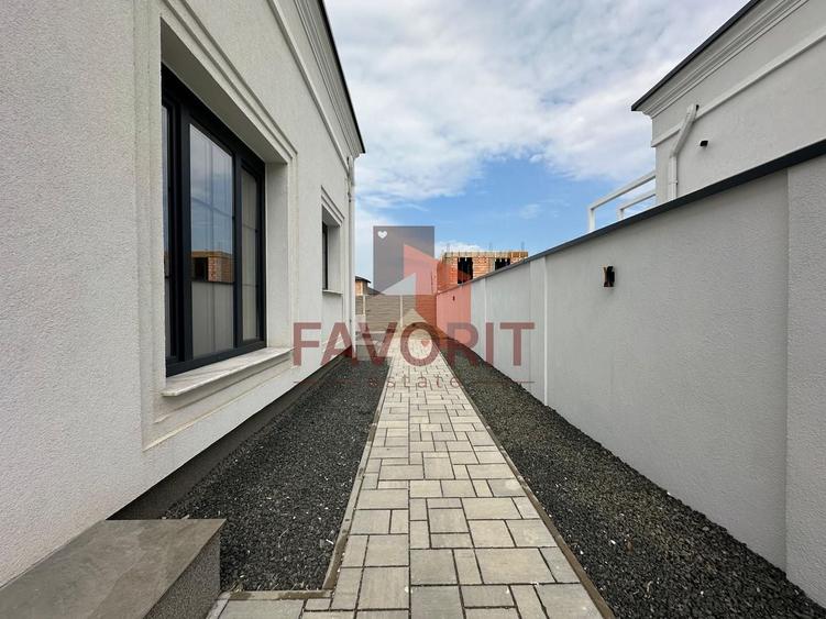 Duplex cu 4 camere cu Canalizare în Săcălaz
