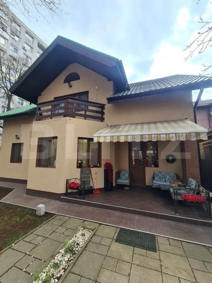 Casă individuală cu 4 camere cu Canalizare în Tătărași