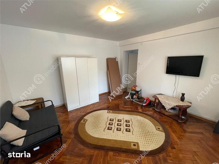 Apartament cu 3 camere nedecomandat în Terezian