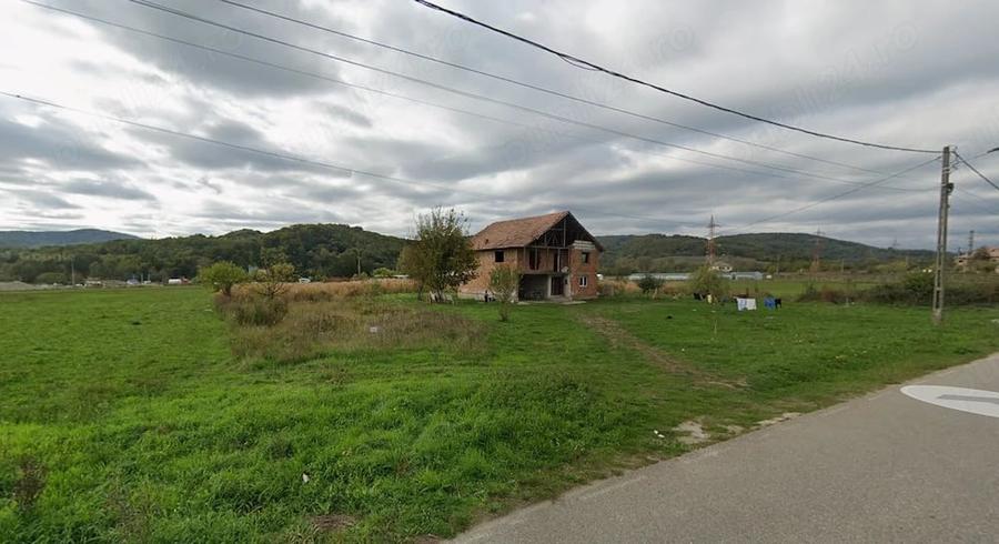 Teren de 2483 mp, în Bunești