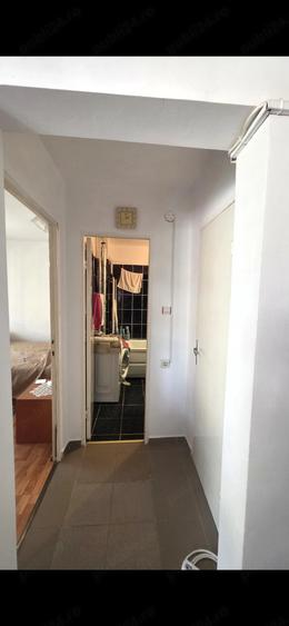 Apartament cu 2 camere decomandat în Craiovița Nouă