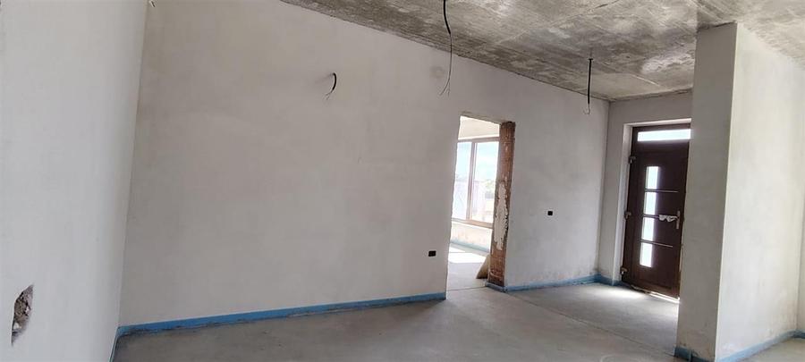 Casă cu 4 camere cu Teren 700 Mp în Episcopia Bihorului