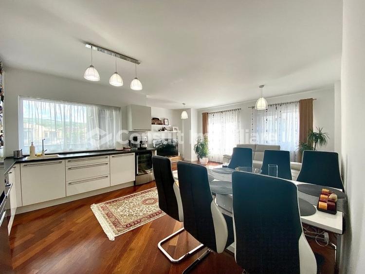 Apartament cu 2 camere semidecomandat, mobilat în Borhanci