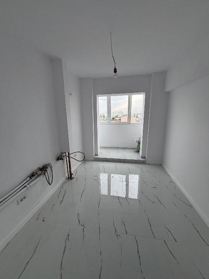 Apartament cu 3 camere decomandat în Banu Manta