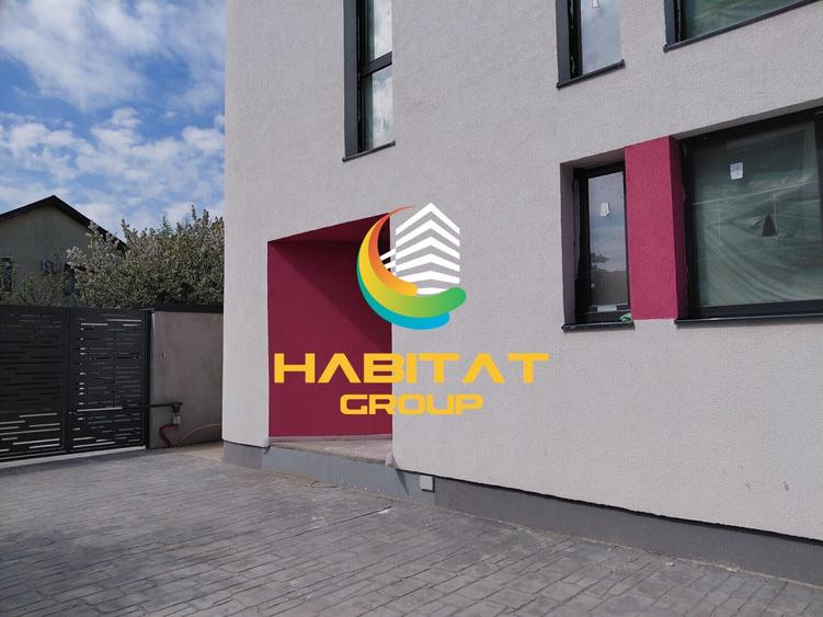 Apartament cu 5 camere decomandat în Est