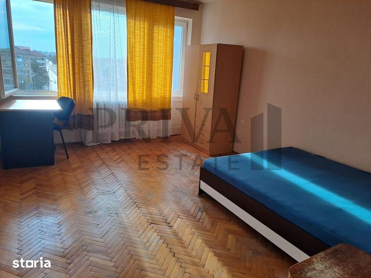 Apartament cu 3 camere decomandat, mobilat în Spitalul Județean