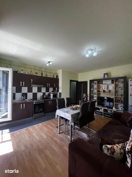 Apartament cu 3 camere decomandat în Gușterița