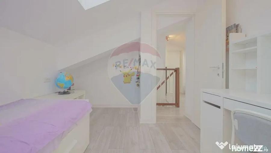 Apartament cu 4 camere semidecomandat în Central