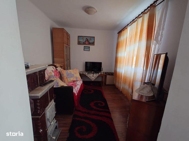 Casă cu 4 camere decomandat în Blăjeni