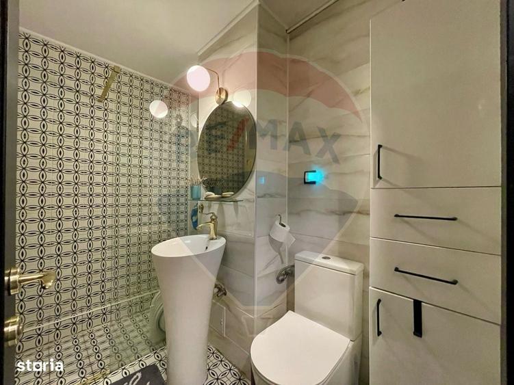 Apartament cu 4 camere decomandat în Noua