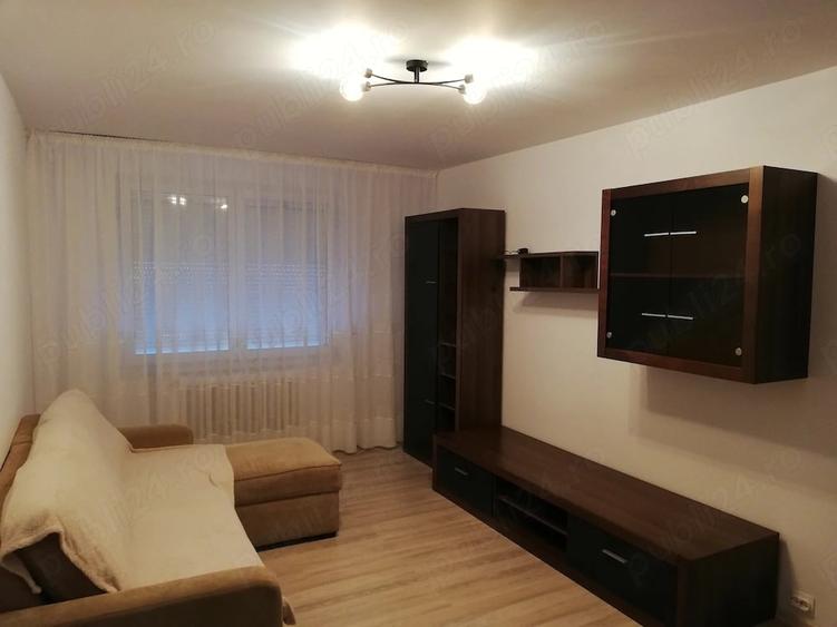 Apartament cu 2 camere decomandat în Titan