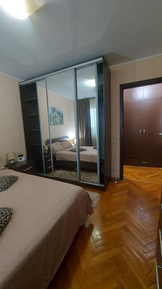 Apartament cu 2 camere semidecomandat în P-ța Unirii