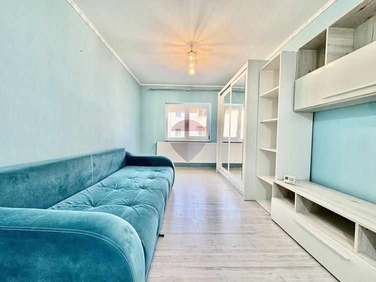Apartament cu 3 camere decomandat, mobilat în Central