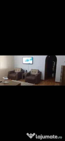 Apartament cu 3 camere semidecomandat în Central