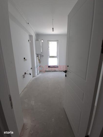 Apartament cu 4 camere în Apărătorii Patriei
