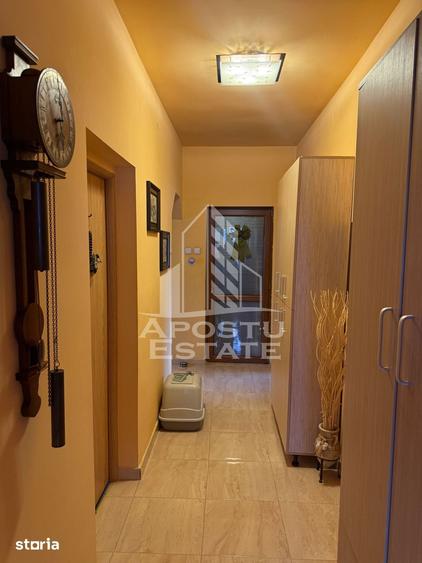 Casă cu 6 camere cu Teren 250 Mp în Ghiroda