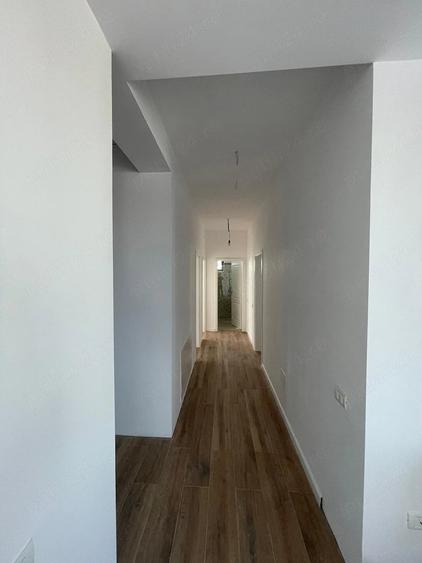 Casă cu 4 camere cu Teren 500 Mp în 1 Decembrie