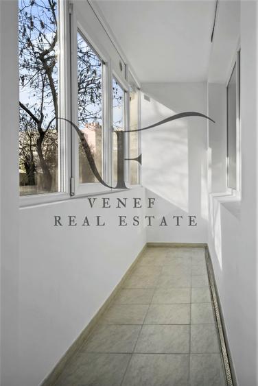 Apartament cu 3 camere semidecomandat în Colentina
