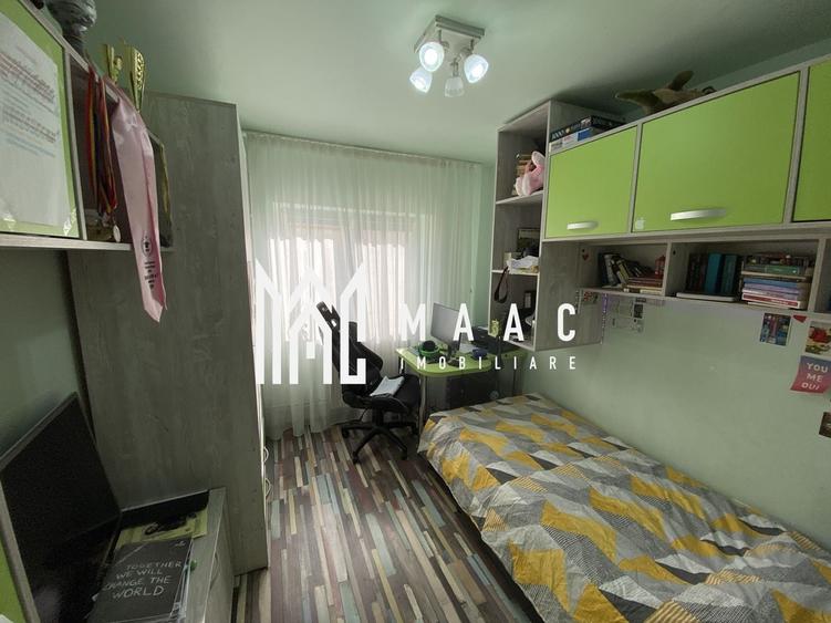 Apartament cu 4 camere decomandat, mobilat în Central