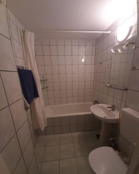 Apartament cu 2 camere semidecomandat, mobilat în P-ța Victoriei