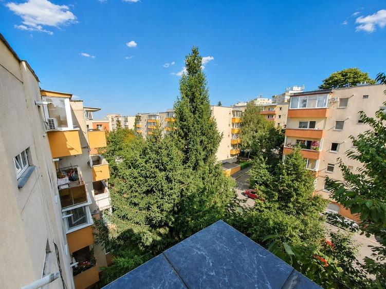 Apartament cu 2 camere decomandat în Zorilor