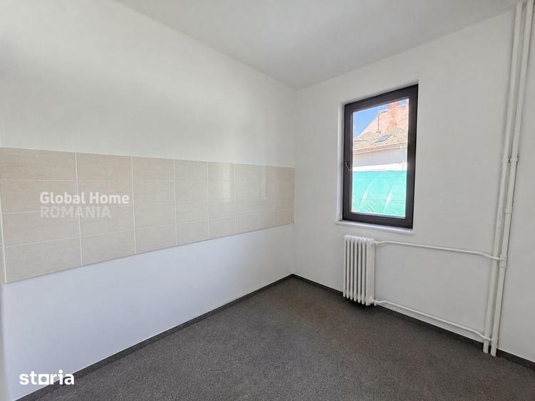 Casă cu 6 camere cu Teren 306 Mp în Vatra Luminoasă
