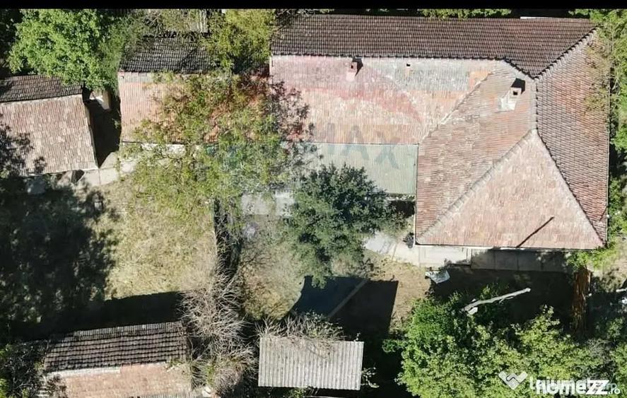 Casă cu 4 camere cu Teren 2676 Mp în Boiu