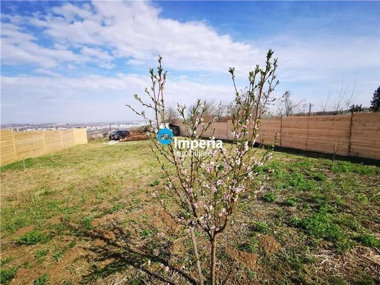 Teren Construcții intravilan de 2155 mp, în Hlincea