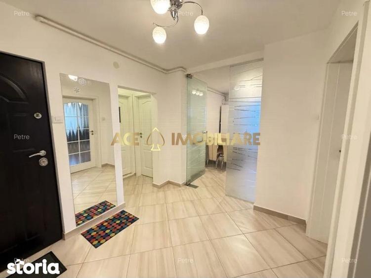 Apartament cu 4 camere, mobilat în Tei