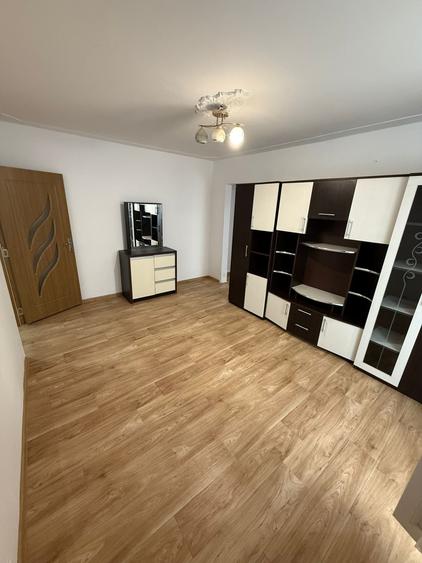 Apartament cu 2 camere semidecomandat în Alecu Russo