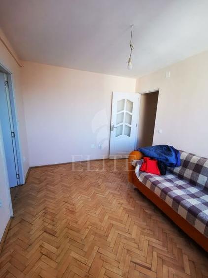 Apartament cu 3 camere semidecomandat în Gheorgheni