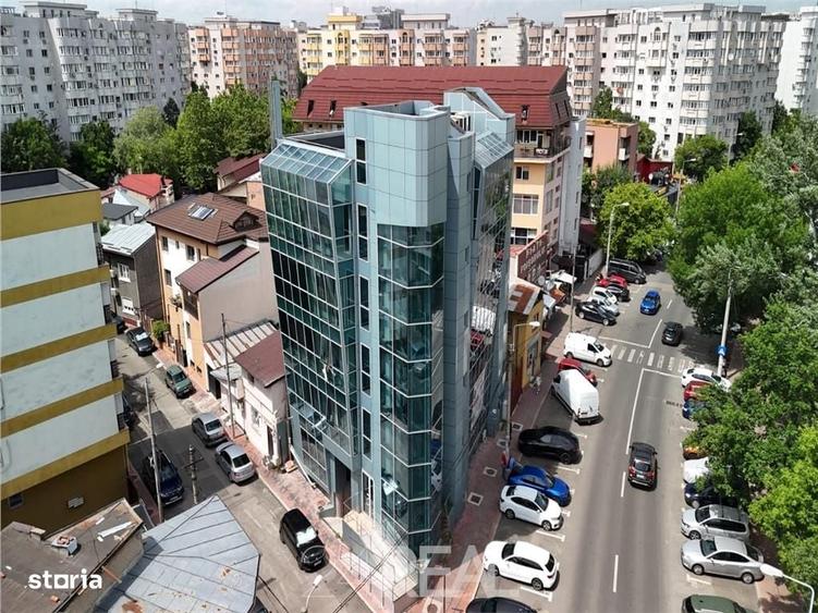 Spațiu comercial, de 1,100 mp, în Vitan