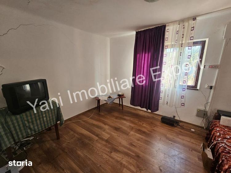 Casă cu 3 camere cu Teren 3378 Mp în Bârla