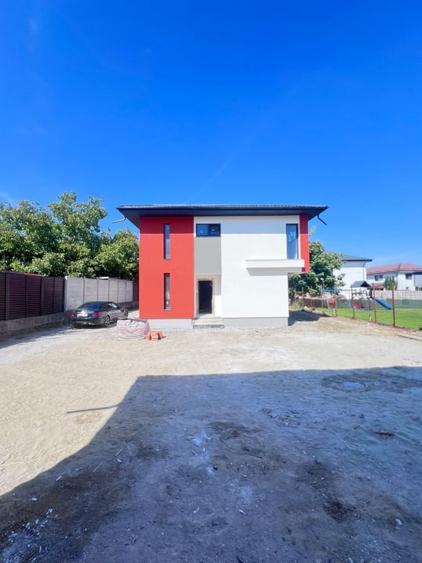 Casă individuală cu 5 camere cu Canalizare în Bragadiru