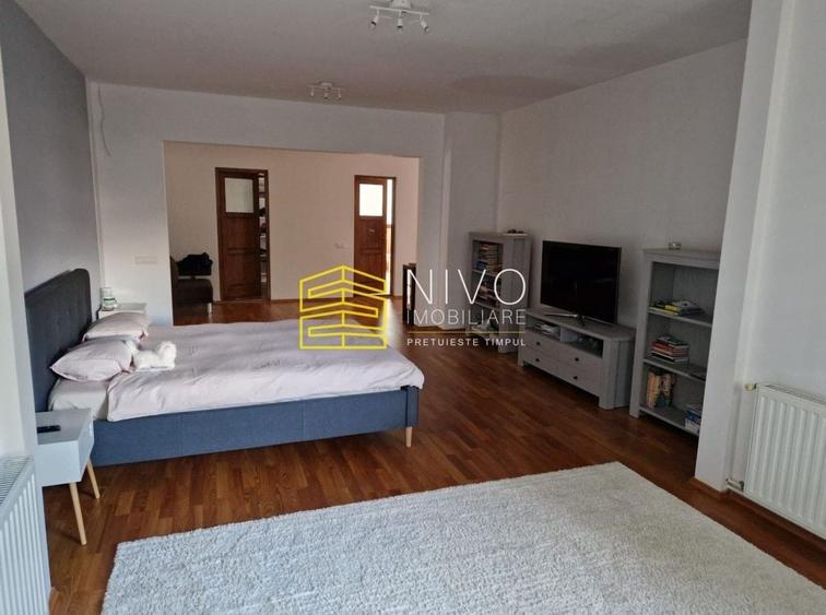 Duplex cu 5 camere cu Canalizare în Ultracentral