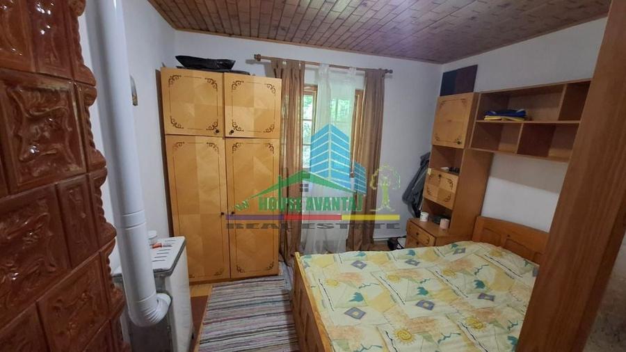Casă cu 5 camere cu Teren 4070 Mp în Soveja