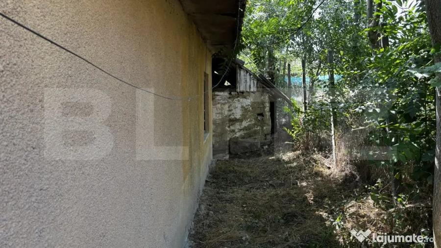 Casă cu 3 camere cu Teren 1427 Mp în Central