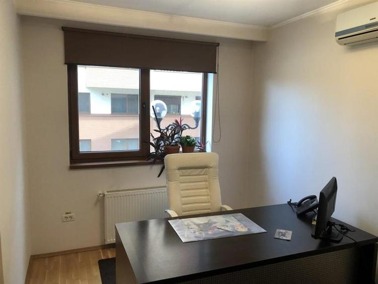 Apartament cu 3 camere decomandat, mobilat în Sisești