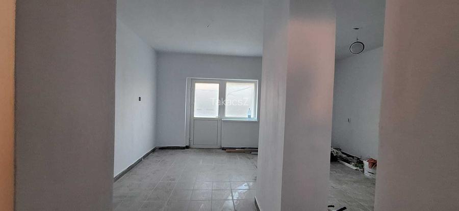 Inchiriez spatiu comercial in centrul din Cristesti 75 mp