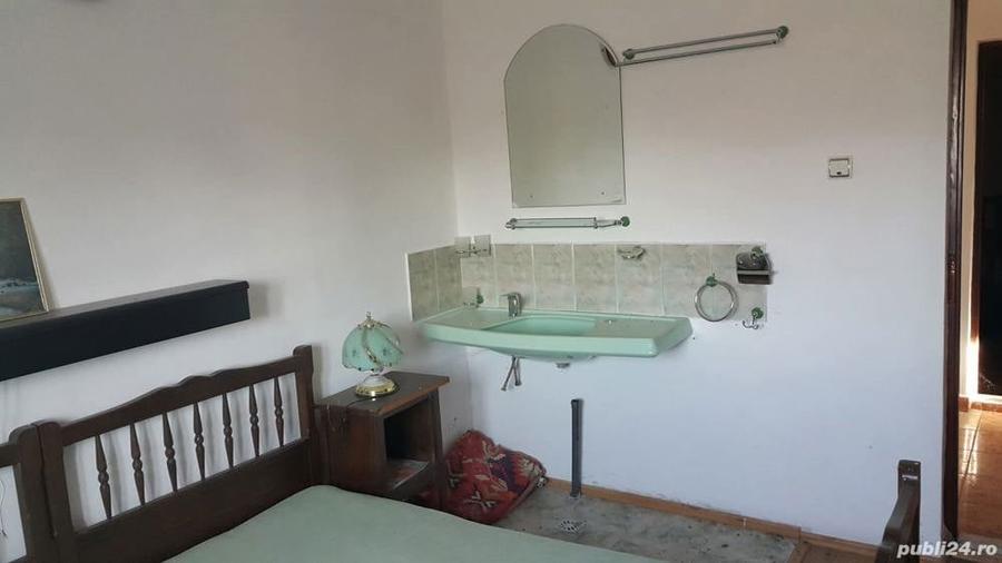Casă cu 6 camere în Teliucu Inferior