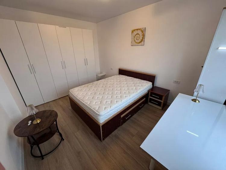Apartament cu 2 camere semidecomandat, mobilat în Apărătorii Patriei