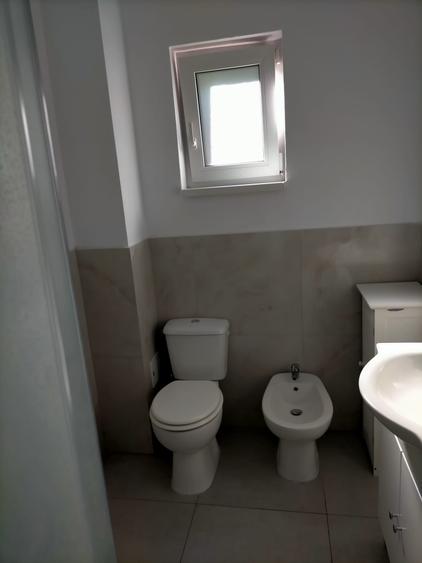 Apartament cu 3 camere semidecomandat în Cug
